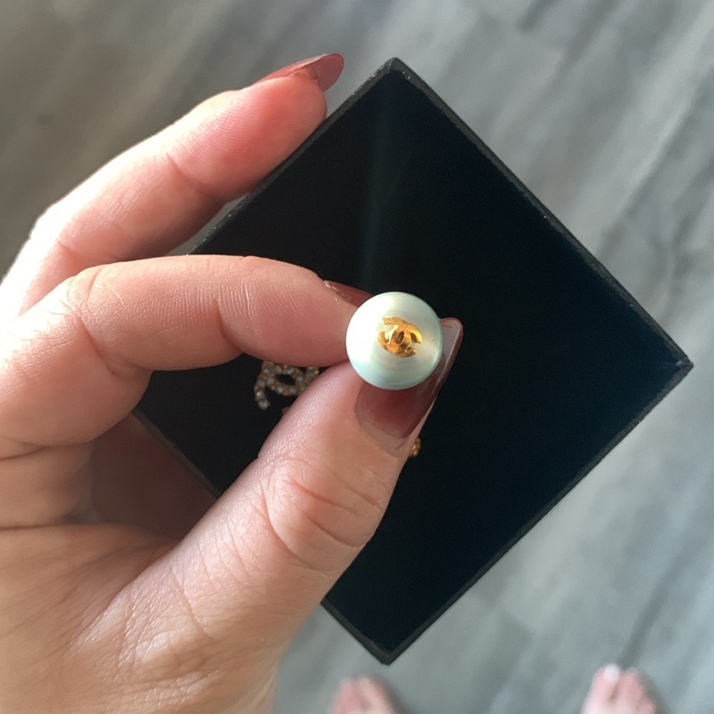 Chanel earrings - Picture 4 of 4